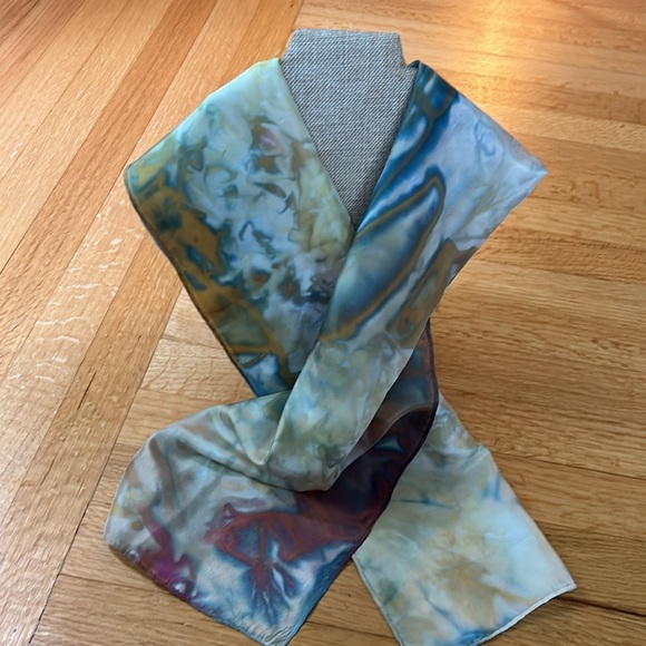Silk scarf, tie-dye like patter gold, green, rust, blue, pink and off-white - Picture 8 of 8